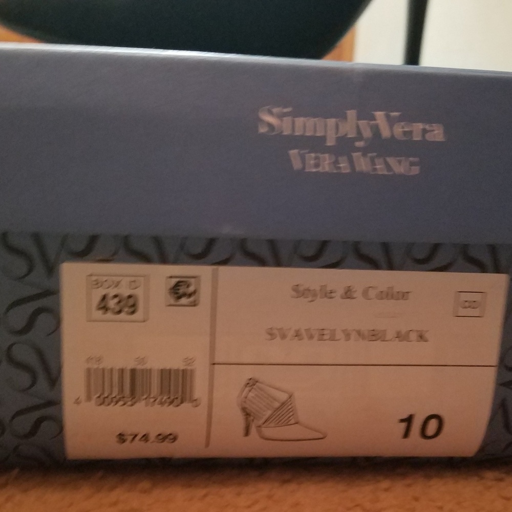 Shoes - Picture 2 of 6